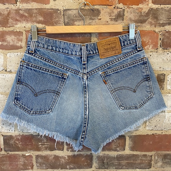 Vintage Levis High Waisted Denim Short - Picture 2 of 2